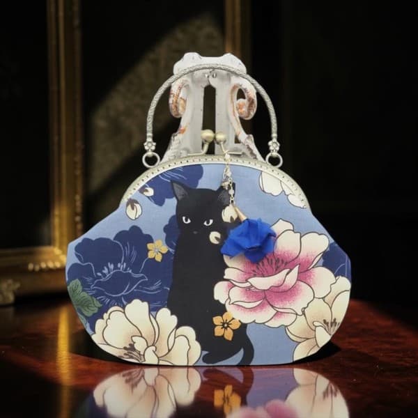 gonta「黑貓與牡丹・藍色」金屬扣手袋(金屬框寬度16.5厘米)