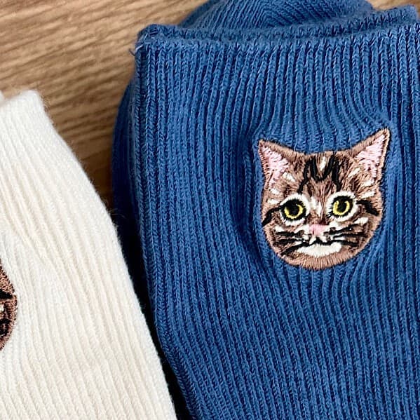 虎斑貓刺繍中筒襪