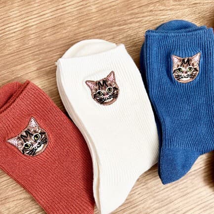 虎斑貓刺繍中筒襪